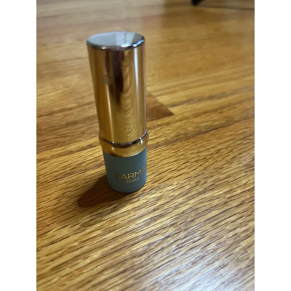 Discontinued Farmasi Matte Lipstick Long Lasting Moisturizing Full Coverage Red